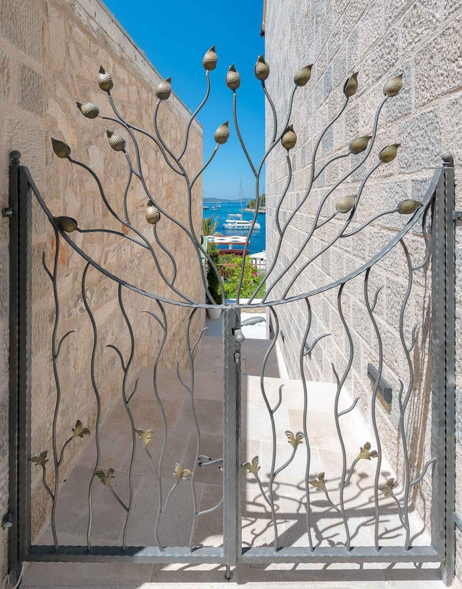 Vila Hvar Majestic: Seaside Centre Retreat