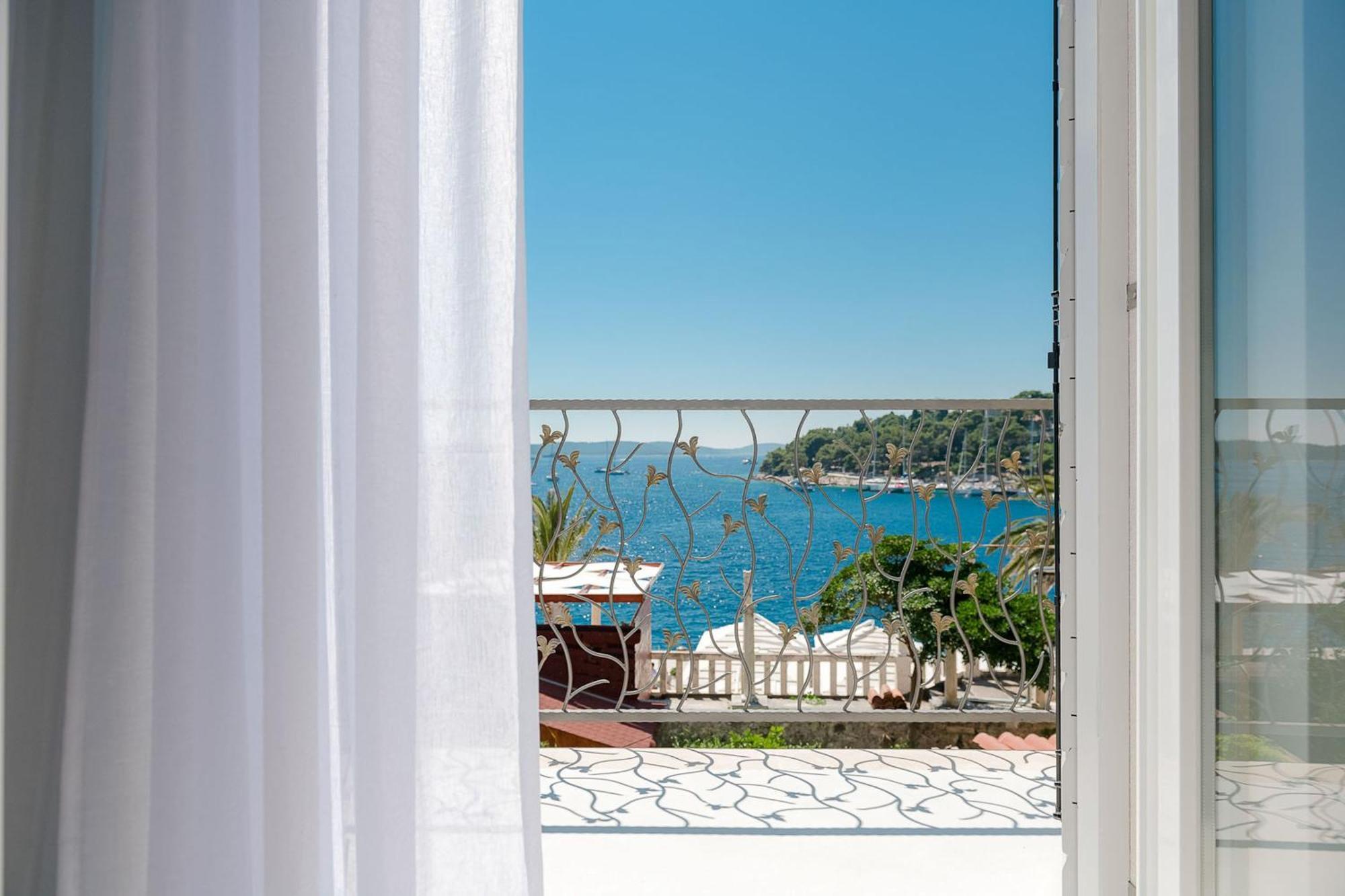 Vila Hvar Majestic: Seaside Centre Retreat *